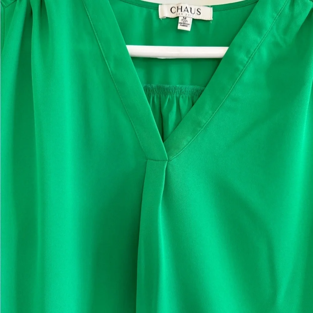 NWT Chaus Women's Green V-Neck Top M - Picture 8 of 8